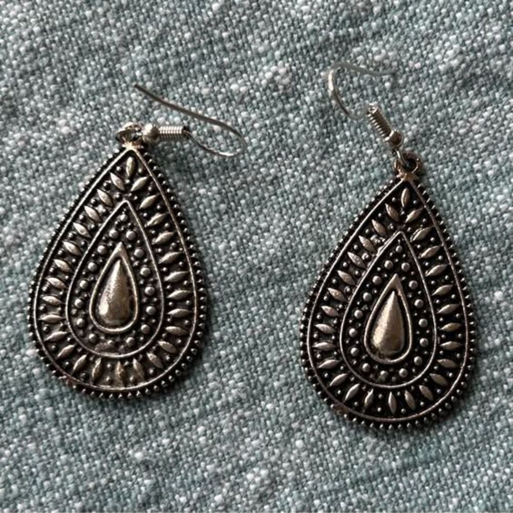 Silver Tone Teardrop Dangle Earrings w/ Antique Finish